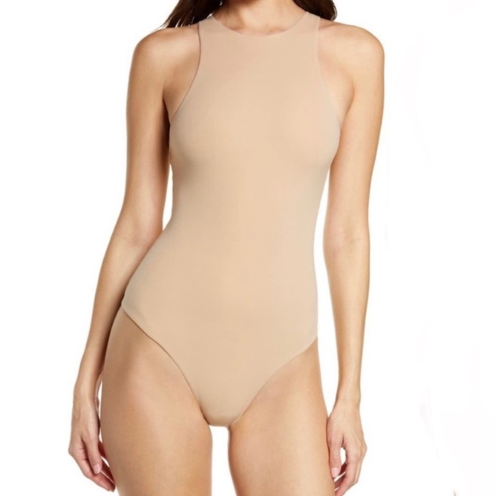 NEW SKIMS Fits Everybody High Neck Sleeveless Bodysuit, Nude Clay, Size XS